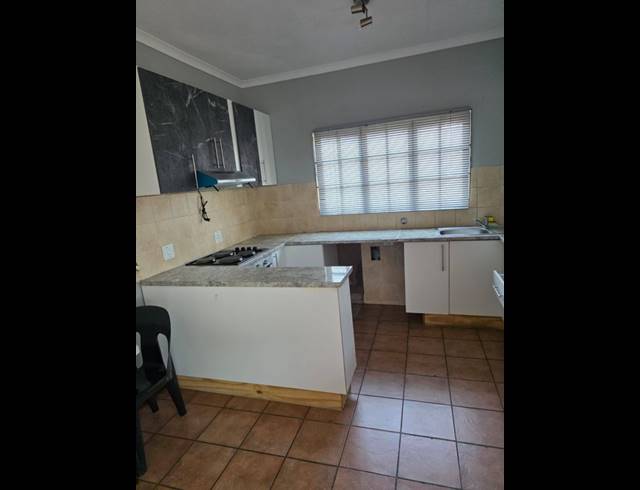 2 BEDROOM FLAT TO LET IN SCOTTSVILLE
